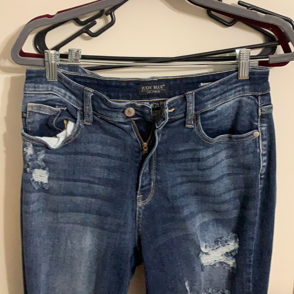 Judy Blues Distressed Jeans